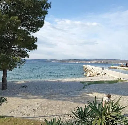 Nena In تْسْغيكفانِتْسا